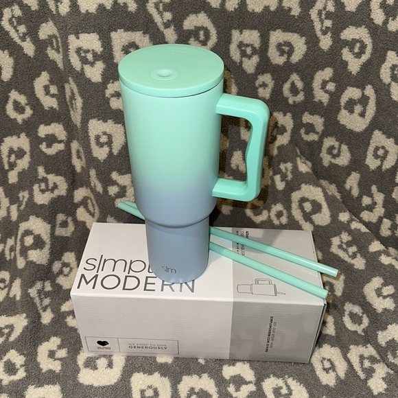 Simply Modern TREK 40oz Tumbler in Cool Mint New 🆕 & Never Used ❣️Beautiful 😍 - Picture 14 of 17